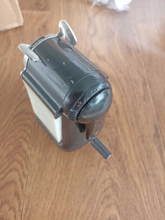 Острилка за моливи