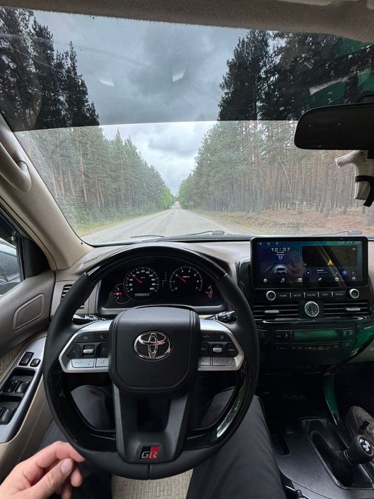 Уплотнитель крыла Toyota Prado 120/gx470