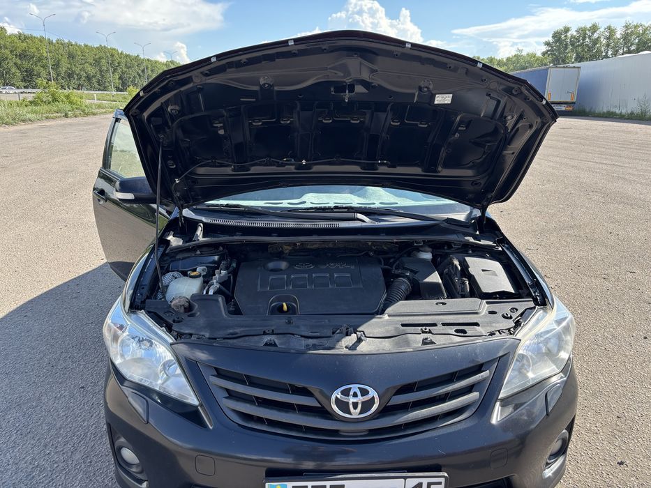 TOYOTA Corolla 2011 год