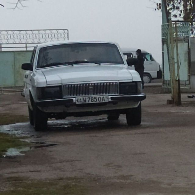 Volga 3102 akula srochna sotiladi