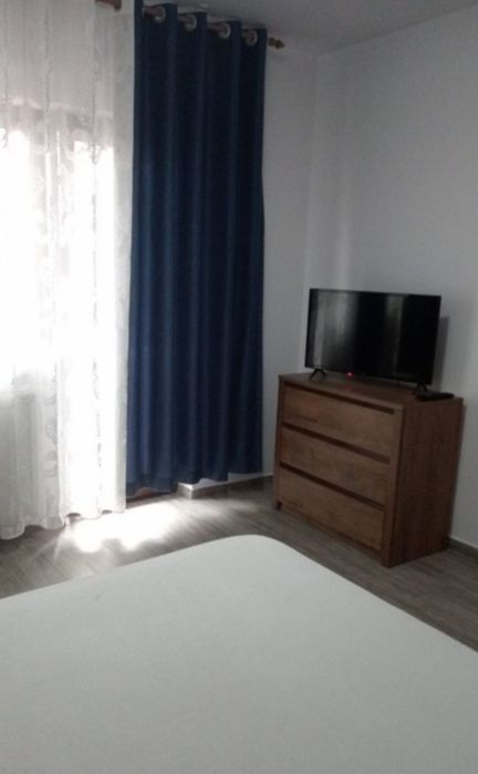 Închiriez garsonieră