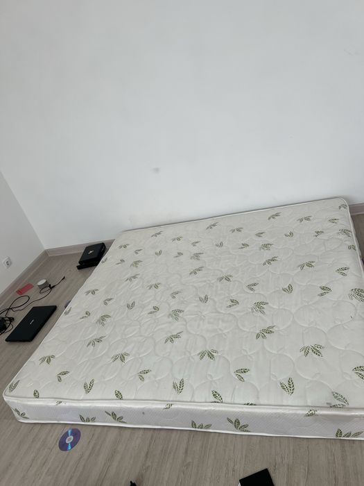 Спальный матрс!!