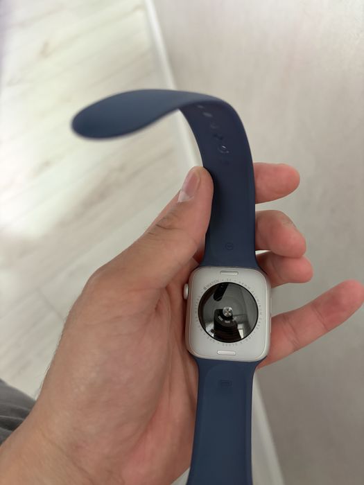 Продам Apple Watch SE2 Gen3