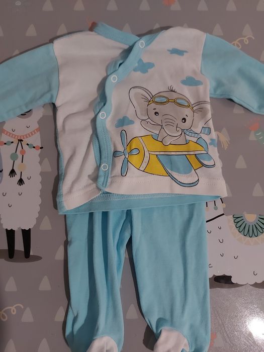 Бебешки дрехи обличани по веднъж