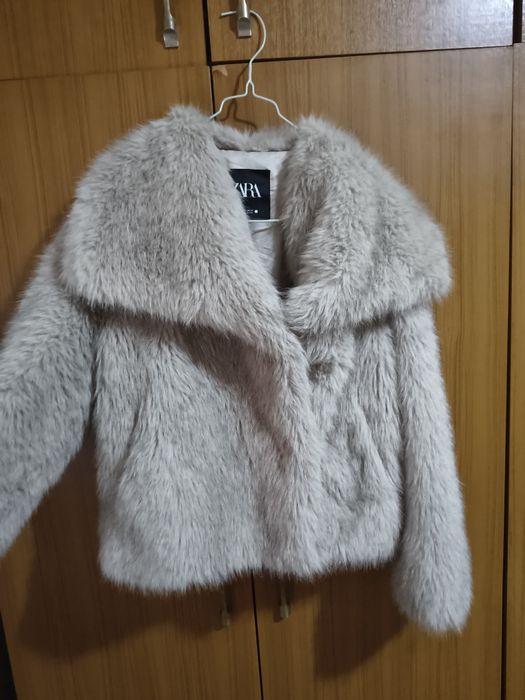 Скъсено палто с пух на Zara