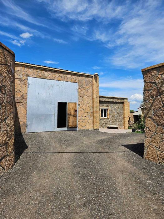 Продам большой кирпичный дом