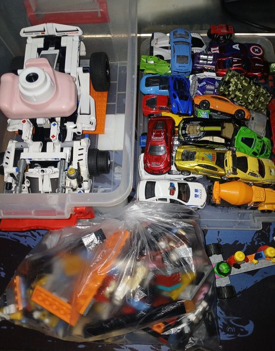 Детские игрушки ребенку