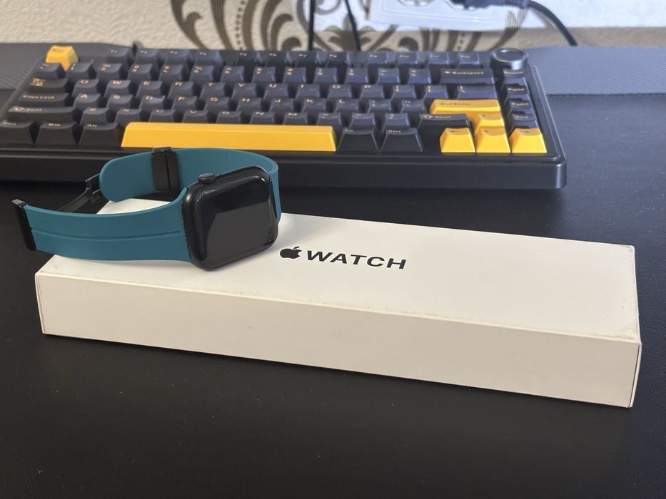 Apple Watch SE 2 44 mm.