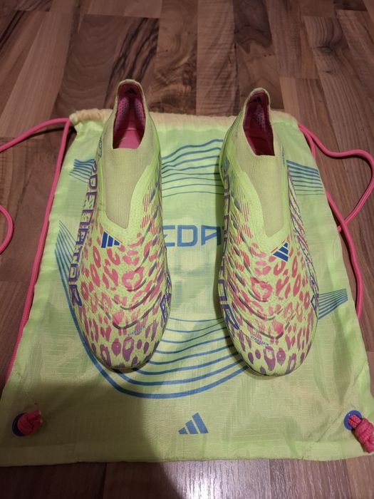 Ghete fotbal adidas si nike