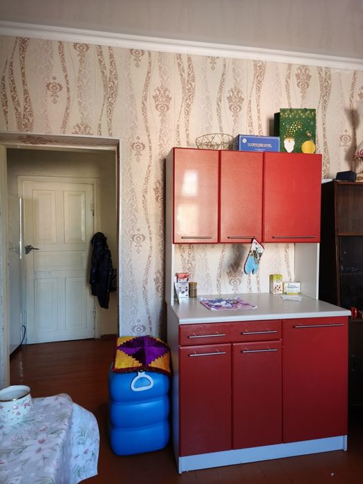 Кухонный буфет продам