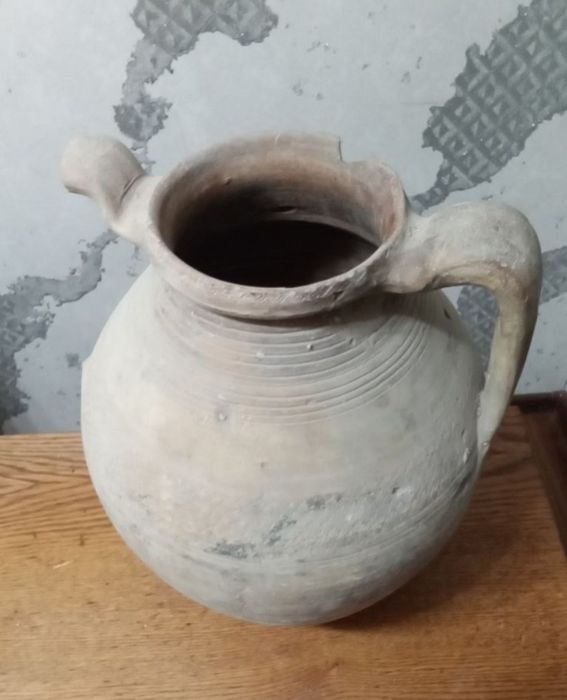 Кувшин старинный