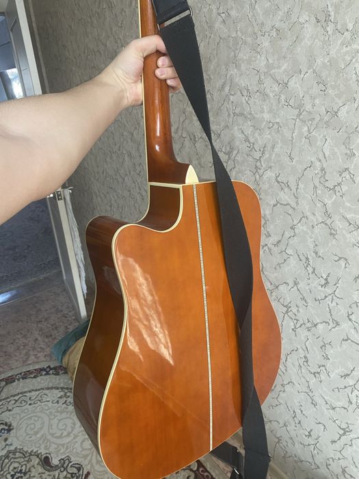 Продам гитару ADAGIO