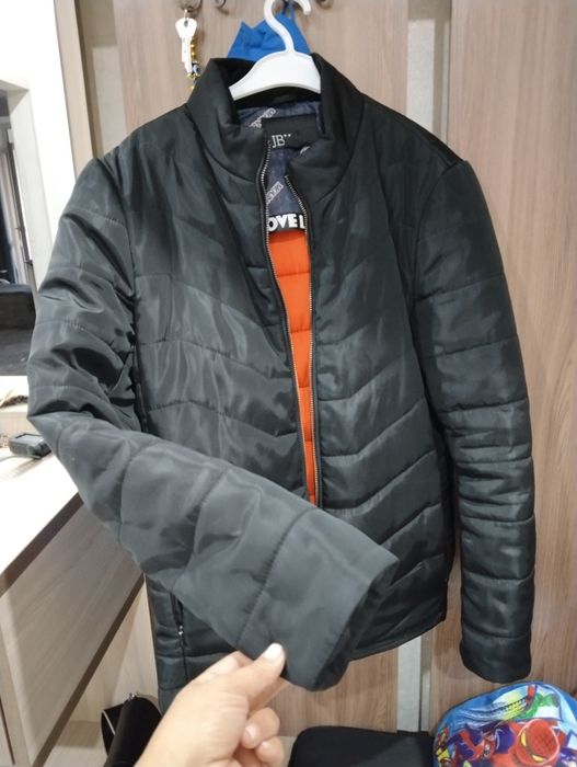 Куртка на 14-16 лет. В идеальном состоянии