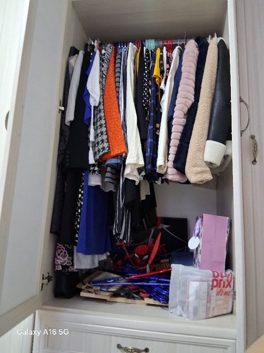 Dulap dormitor și comoda