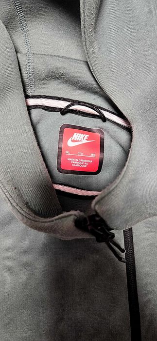 Оригинални горнище и долнище на nike tech