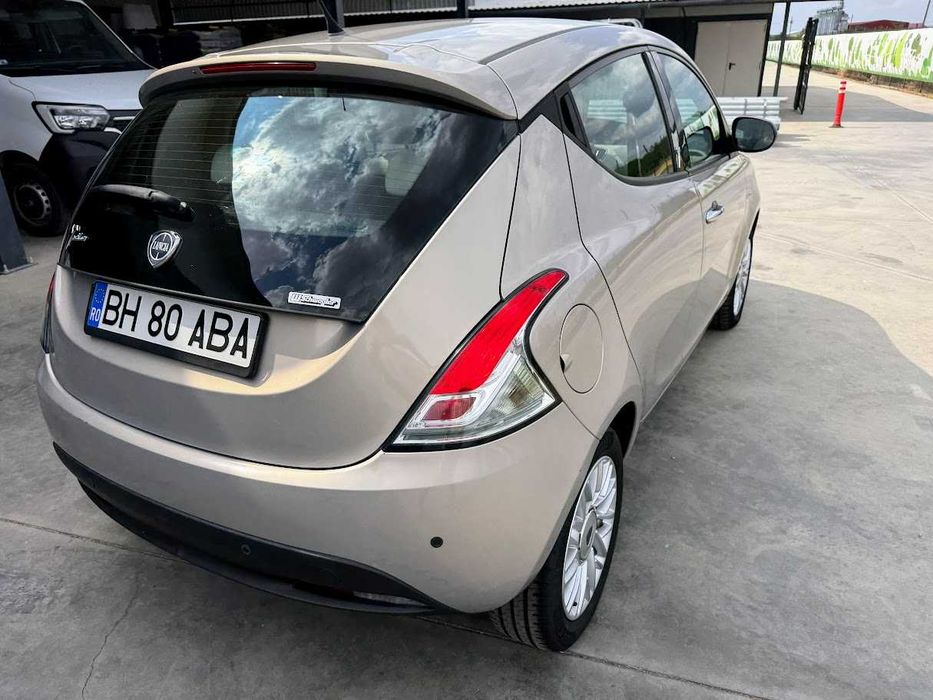 LANCIA Ypsilon 2014 — imagine 4