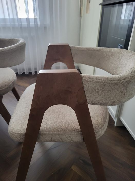 Продам стулья в количестве 2 штуки