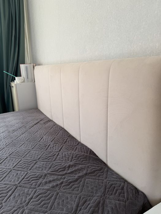 Продам двухспальную кровать