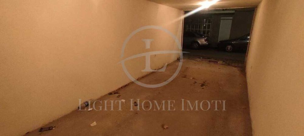 Продава се Гараж / Паркомясто в Пловдив, Център - 23 кв.м за 1522 €/кв.м - Снимка #2