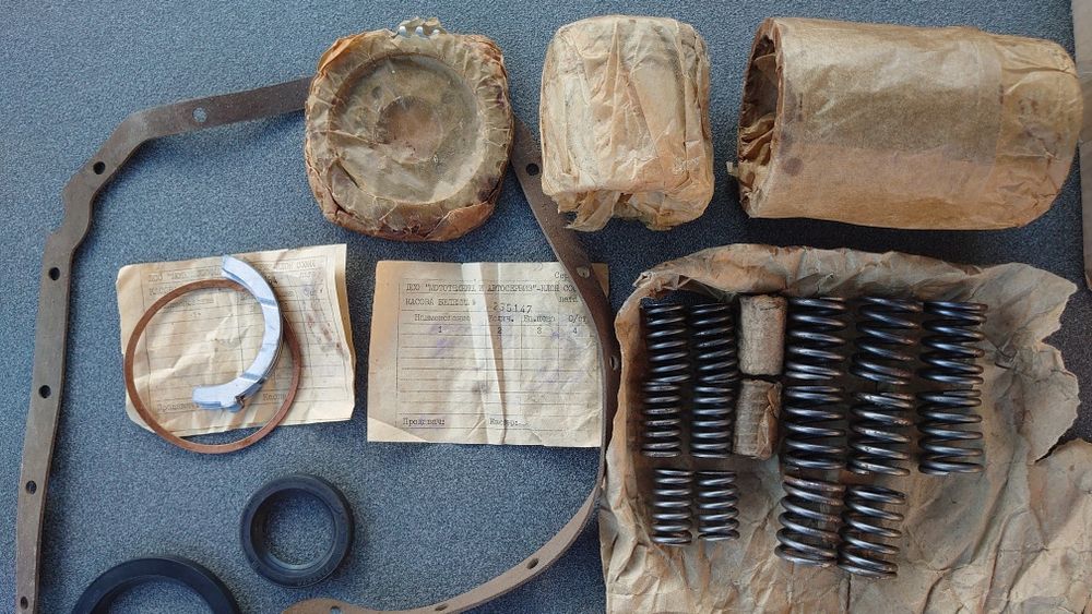 Москвич 412 ремонтен комплект - 1 ви . ОРИГИНАЛНИ с документи от МОТО