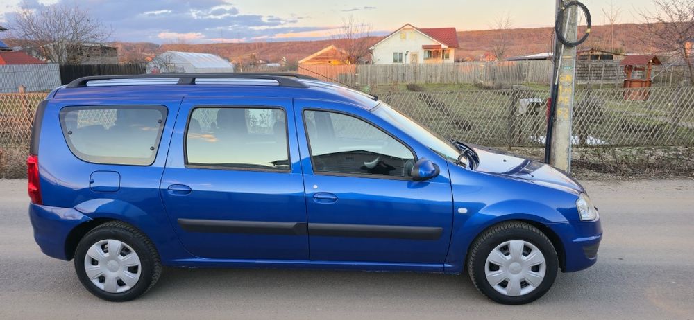 Vând Dacia Logan Mcv