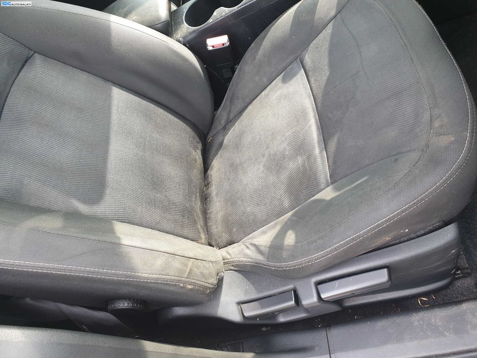 Scaun Textil Manual Fara Incalzire Dreapta Fata Nissan Qashqai J10 2007 - 2013 [K6635] [K6636]