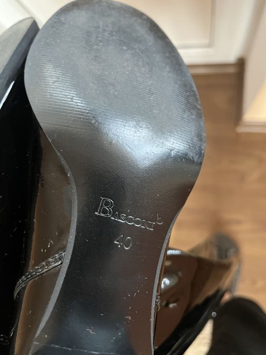 Демисезонные лаковые сапоги Basconi