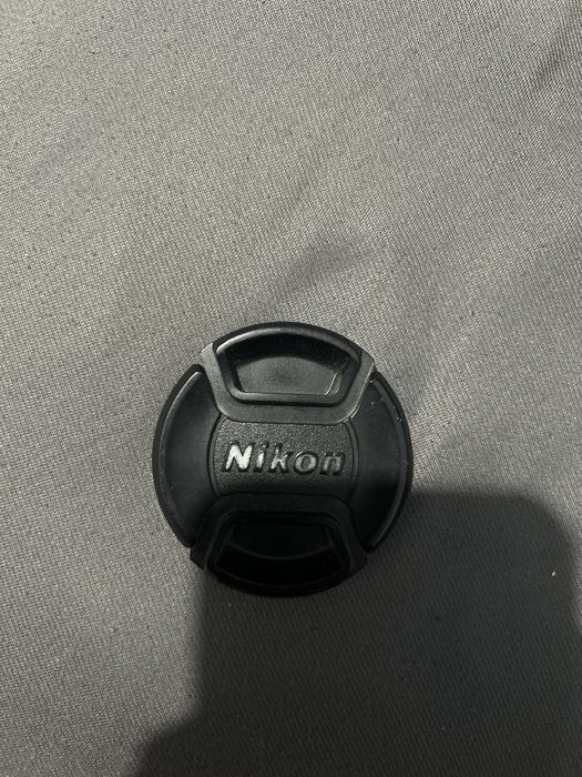 nikon d3000+обектив 18-55мм с vr