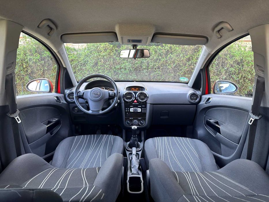 Opel Corsa 1.2i 70 CP | AN 2010 EURO 5 | CLIMĂ | Pilot Automat | CASH sau RATE | Garantie | Livrare