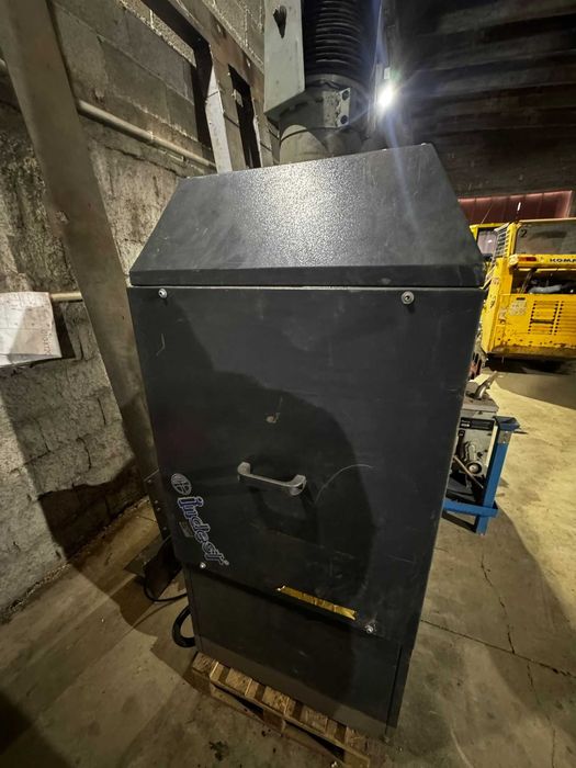 Extractor fum sudură industrial cu braț articulat
