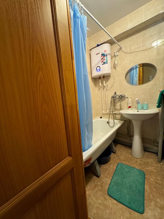 1 кв. 4 ре спальных месть, просторная