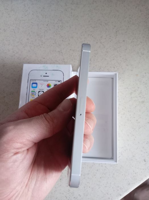 Айфон 5 S продам рабочий