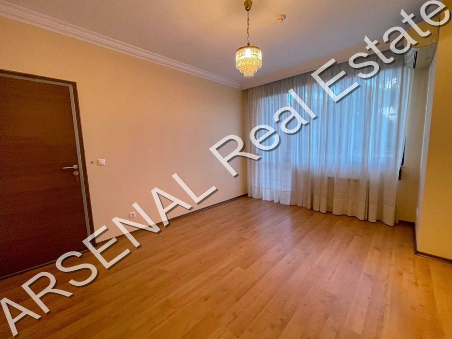 Дава се под наем Четиристаен апартамент в София, Изток - 149 кв.м за 1300 € - Снимка #5