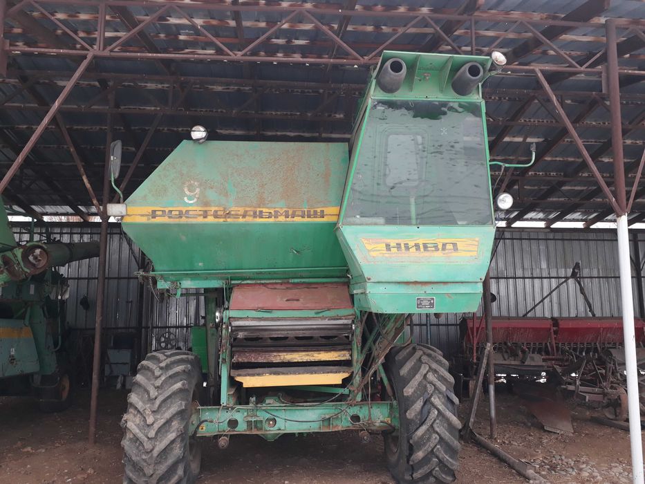 Камбаин Нива Эффект в хорошем состоянии двс д260.