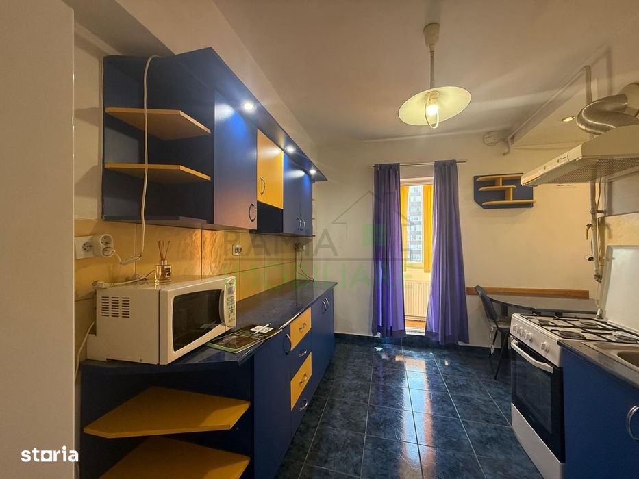 Apartament 3 camere decomandat cu 2 băi în Calea București