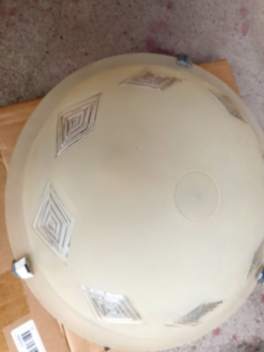 Aplică crem interior