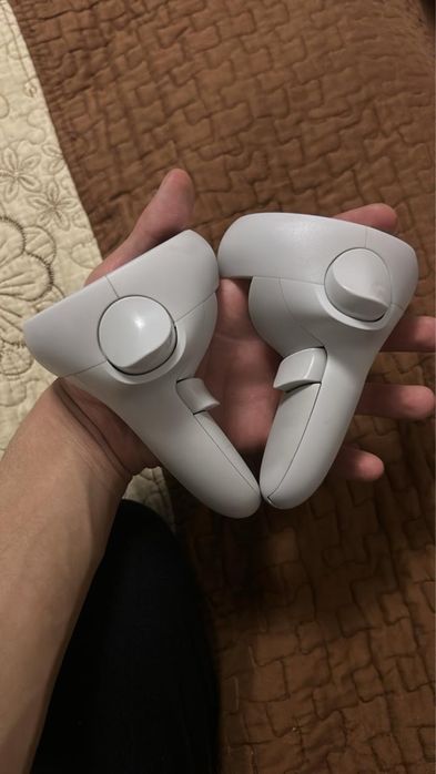 продам VR meta quest 2