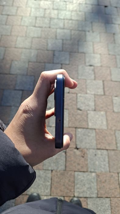 Телефон Vivo Y35