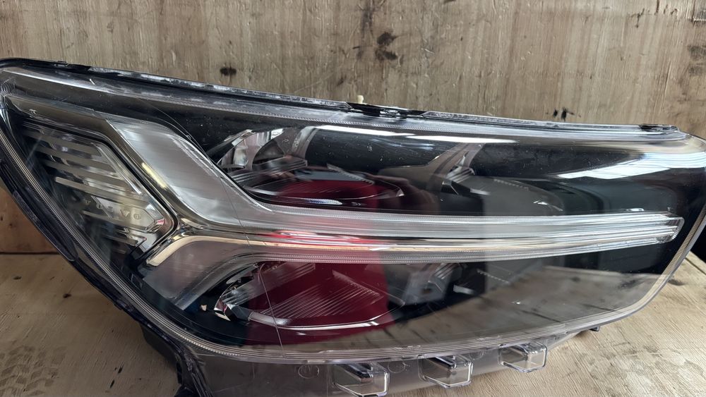 Фар за Volvo xc40