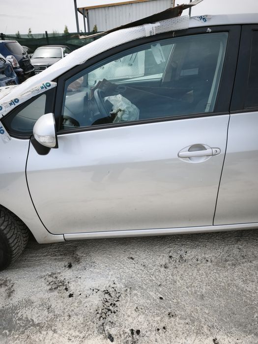 Ușa stânga față Toyota Auris 2006-2013