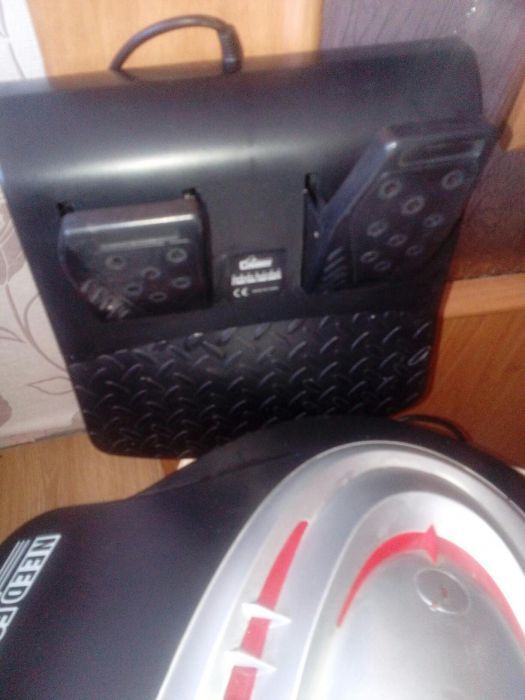 Продам руль и педали.