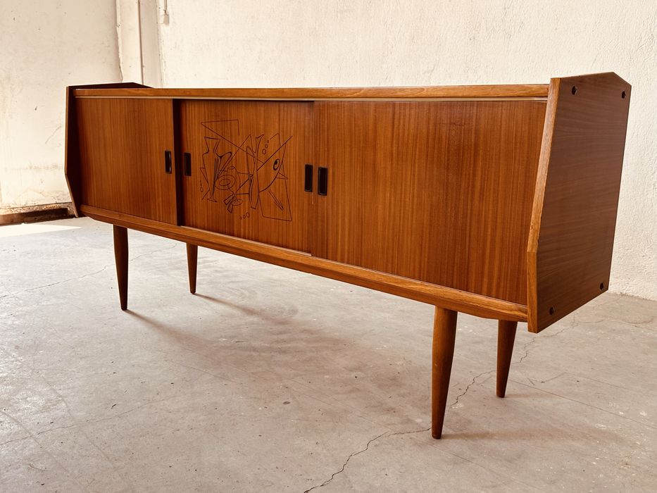 Италиански дизайнерски сайдборд Mid-Century Modern – стил Gio Ponti