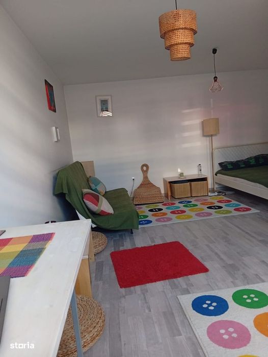 Inchiriere garsoniera cu birou decomandata Avantgarden 4 Brasov