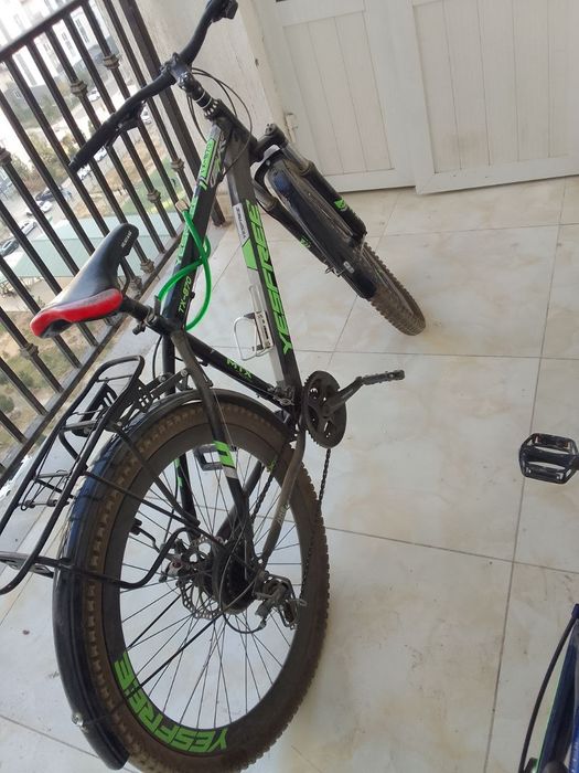 Skorli velosiped sotiladi .skor oldi orqa tormoz yaxshi ishlaydi