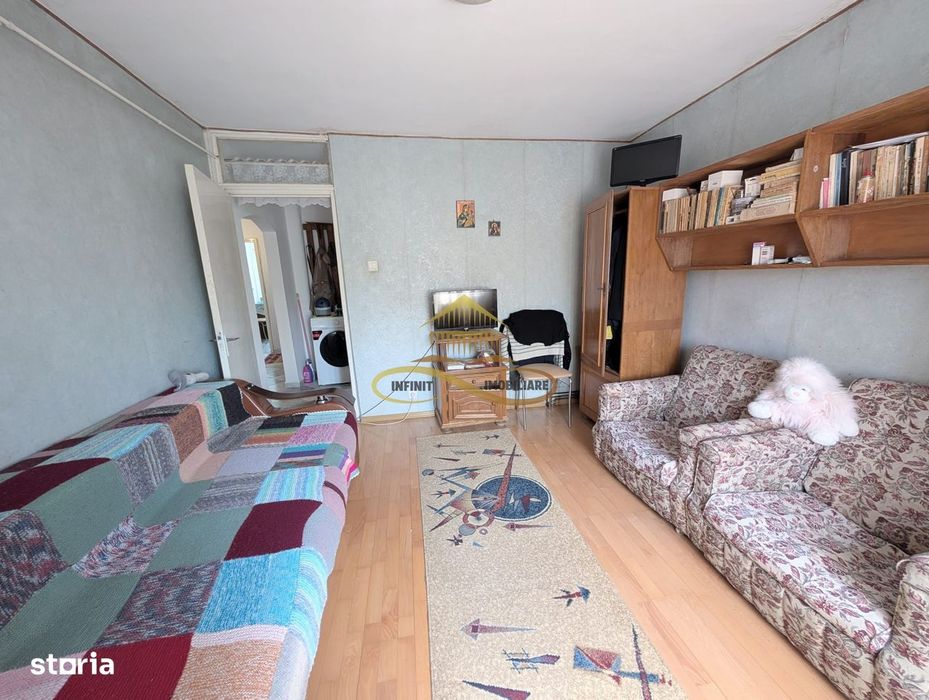 Apartament 3 camere decomandate, str.9 Mai