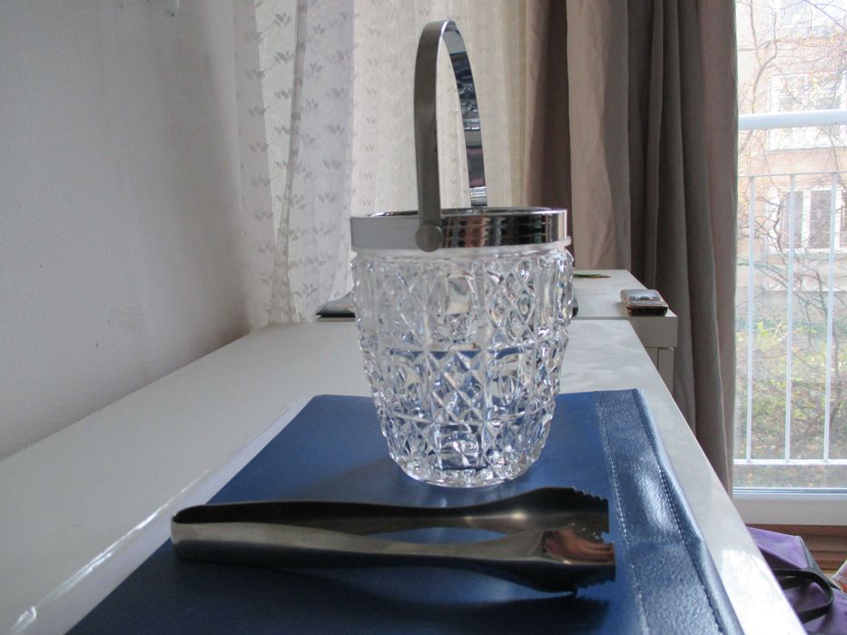 Кристален съд за лед с щипка   49лв