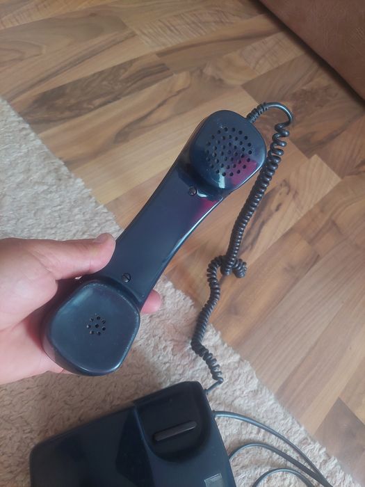 Telefon fix cu butoane ,ideal pentru decor ,culoare visiniu