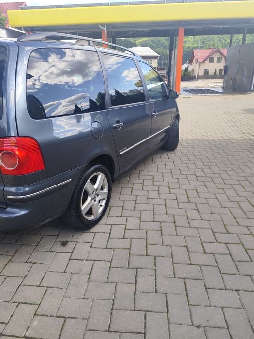 Vând Sharan 2.0 tdi