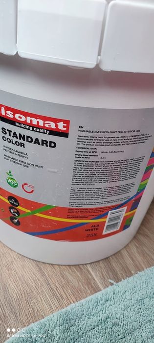 Vând o găleată  mare 25l,var alb alb de interior Isomat