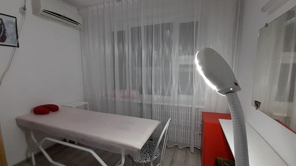 Продаётся мебель для парикмахерской в хорошем состоянии